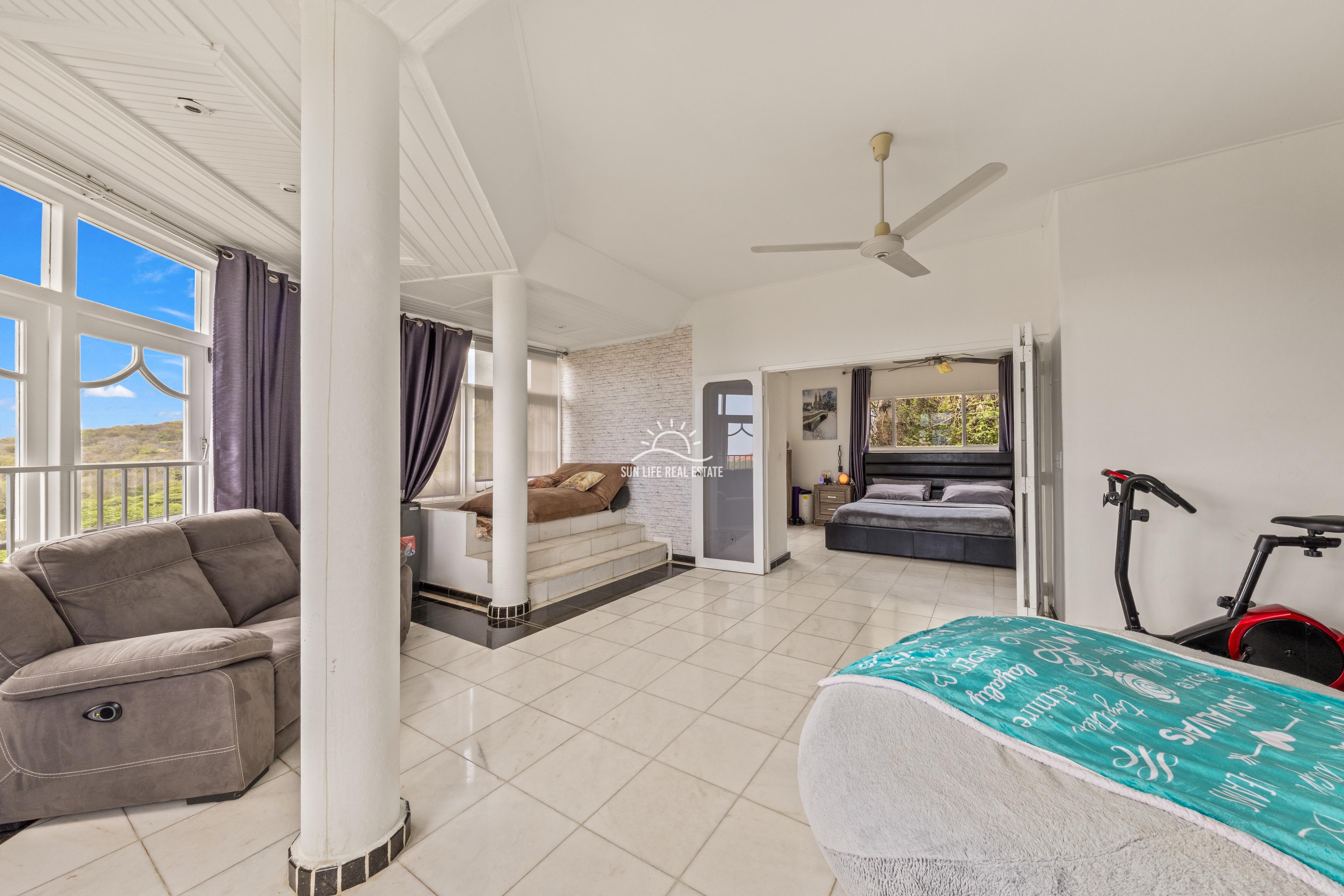 Renovated Villa with 2 Apartments & Sea Views For Sale in Piscadera