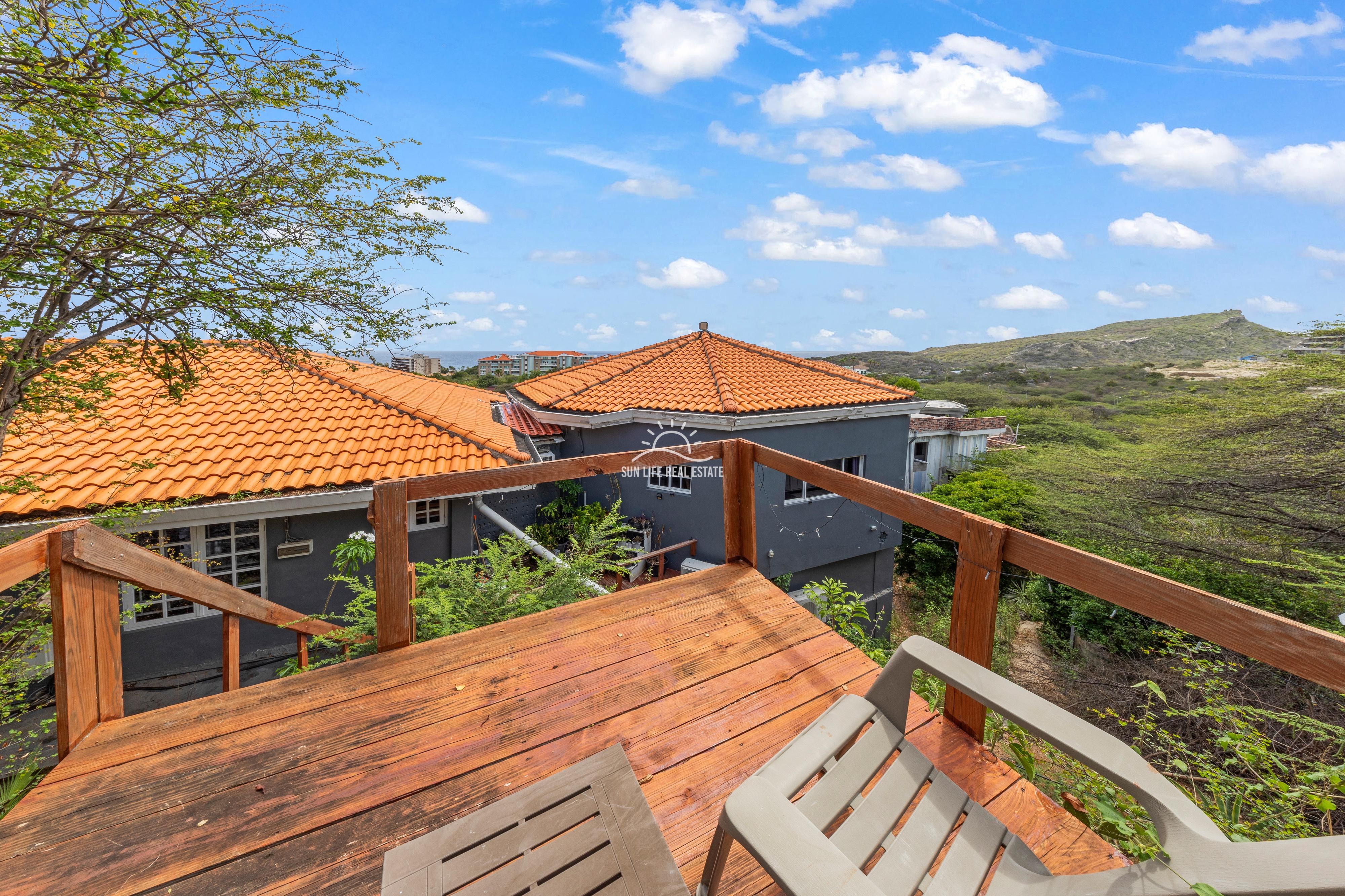 Renovated Villa with 2 Apartments & Sea Views For Sale in Piscadera