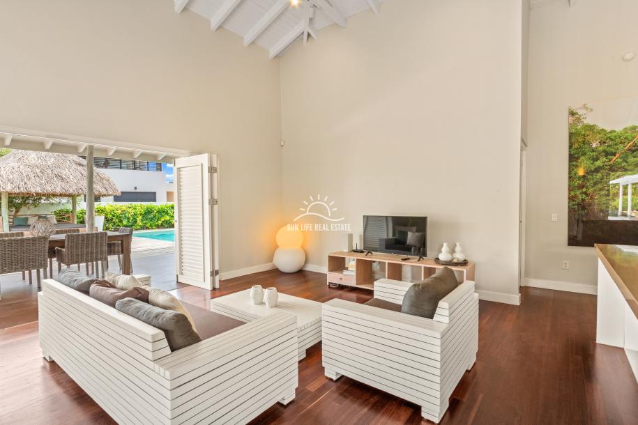 Fully Furnished 3-Bedroom Villa with Private Pool in Vista Royal, Walking Distance to Jan Thiel Beach-11