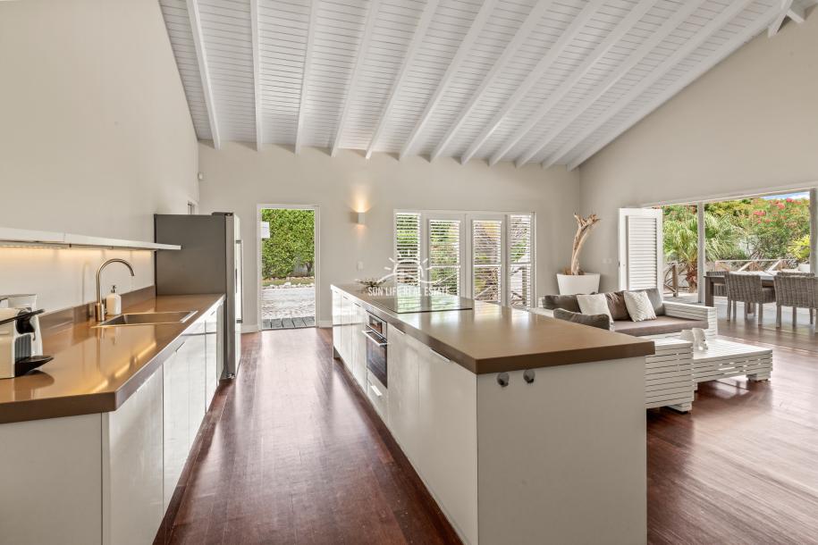 Fully Furnished 3-Bedroom Villa with Private Pool in Vista Royal, Walking Distance to Jan Thiel Beach-17
