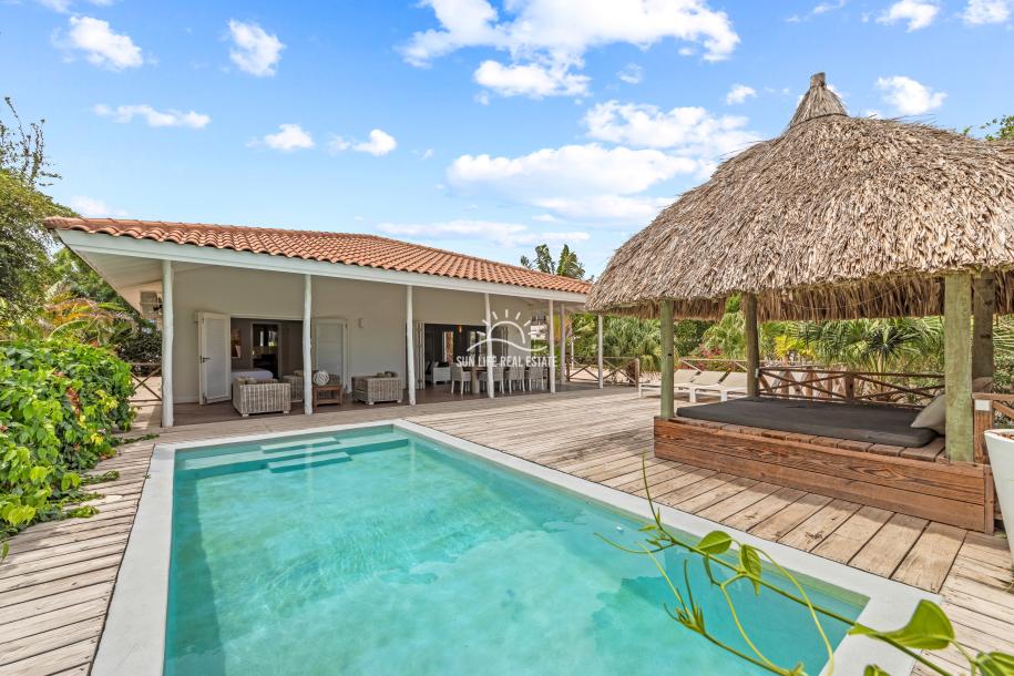 Fully Furnished 3-Bedroom Villa with Private Pool in Vista Royal, Walking Distance to Jan Thiel Beach-49
