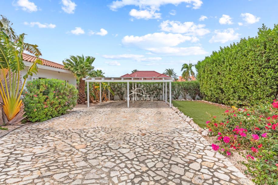 Fully Furnished 3-Bedroom Villa with Private Pool in Vista Royal, Walking Distance to Jan Thiel Beach-8