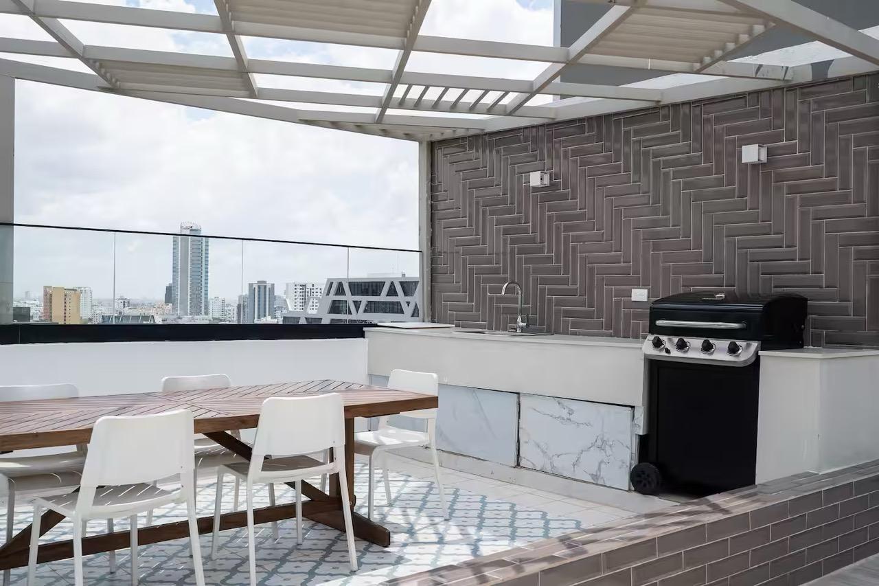 Luxury 1-Bedroom Apartment for Sale in Piantini – Fully Furnished with Proven Airbnb Income