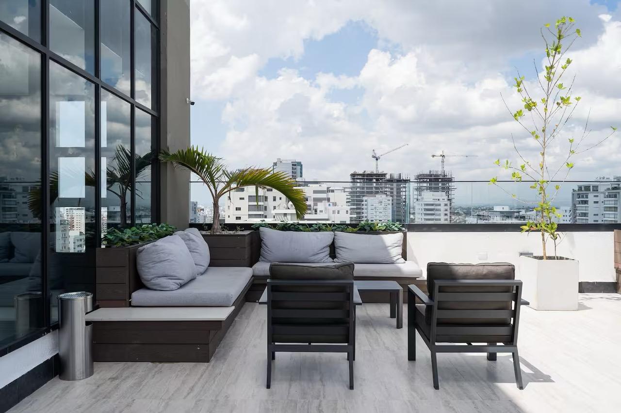 Luxury 1-Bedroom Apartment for Sale in Piantini – Fully Furnished with Proven Airbnb Income