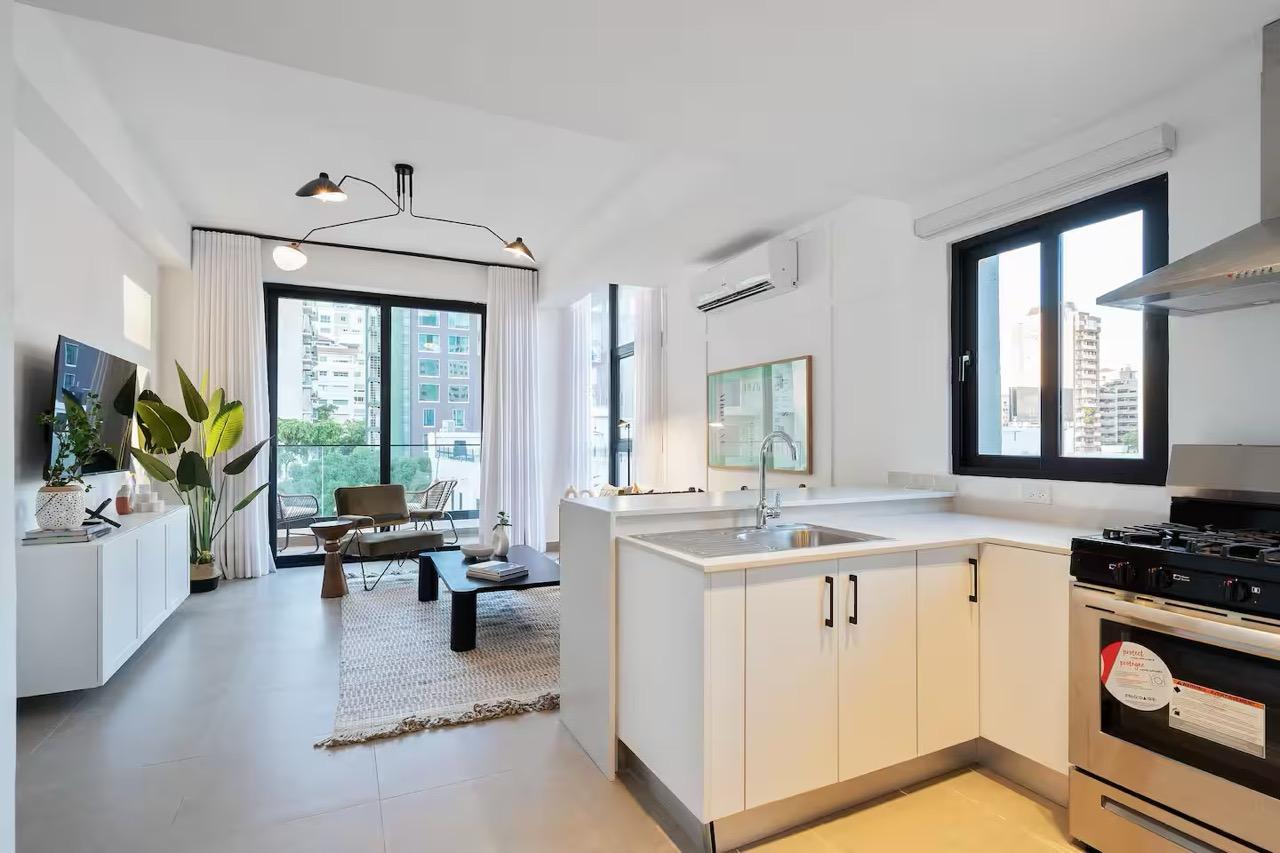 Luxury 1-Bedroom Apartment for Sale in Piantini – Fully Furnished with Proven Airbnb Income