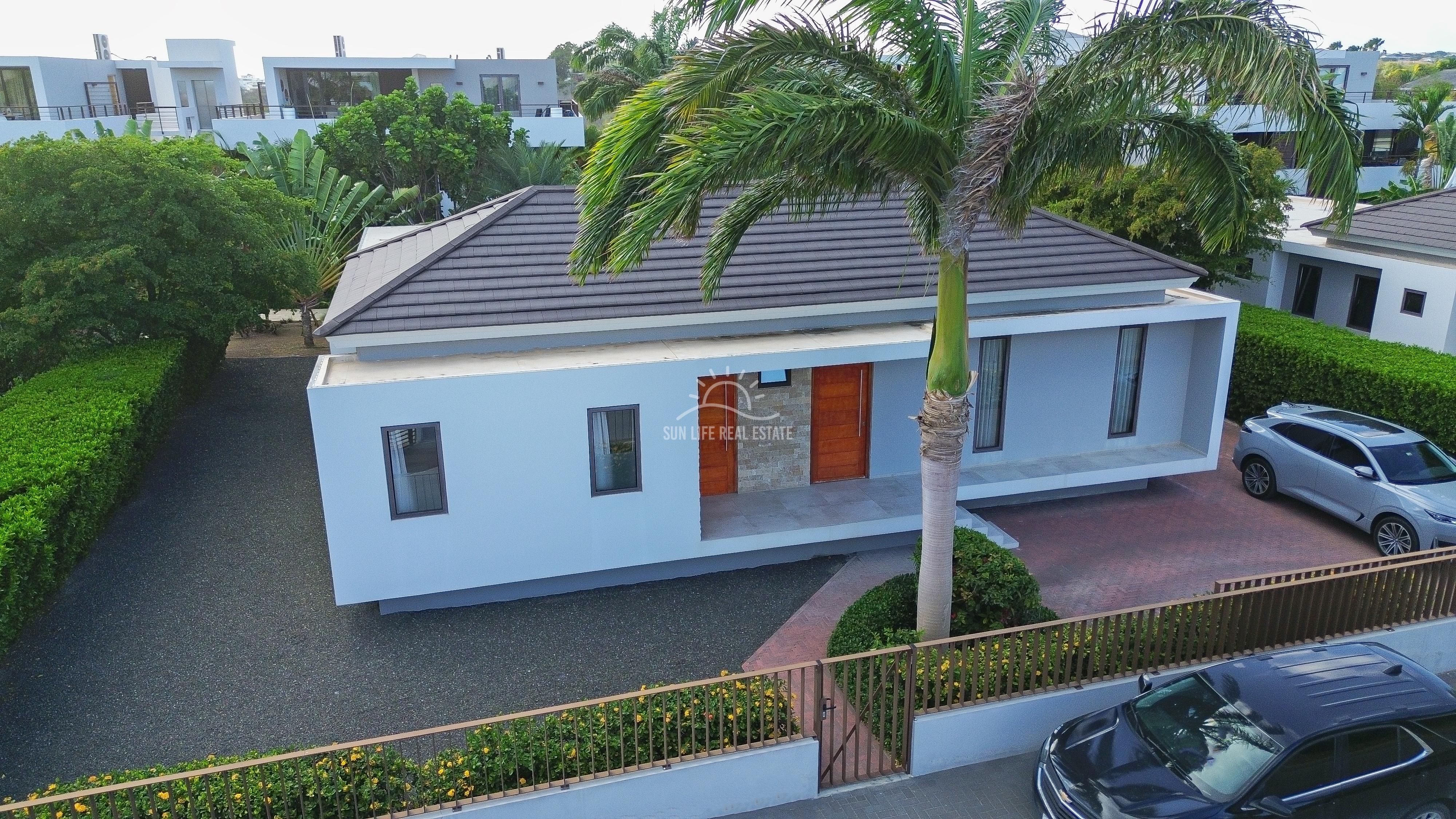 Luxury and modern villa for sale in Jan Sofat LXRY